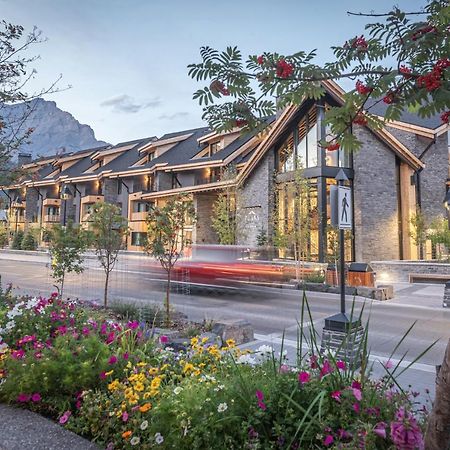 Peaks Hotel And Suites Банф Экстерьер фото