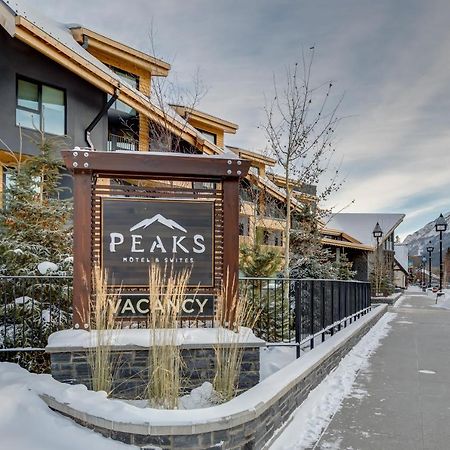 Peaks Hotel And Suites Банф Экстерьер фото