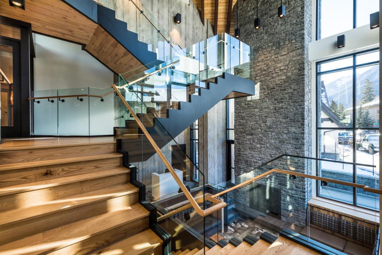 Peaks Hotel And Suites Банф Экстерьер фото