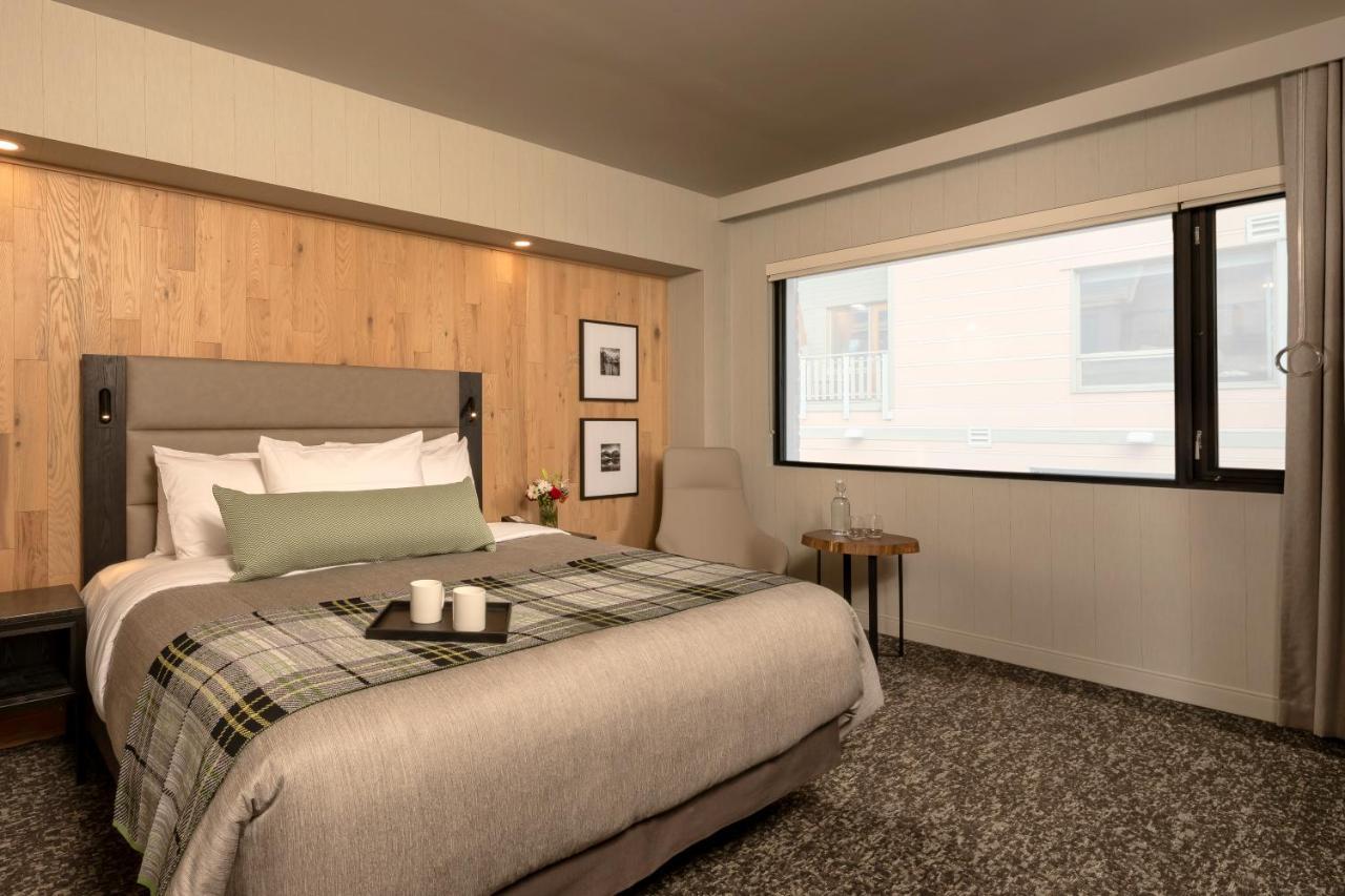 Peaks Hotel And Suites Банф Экстерьер фото