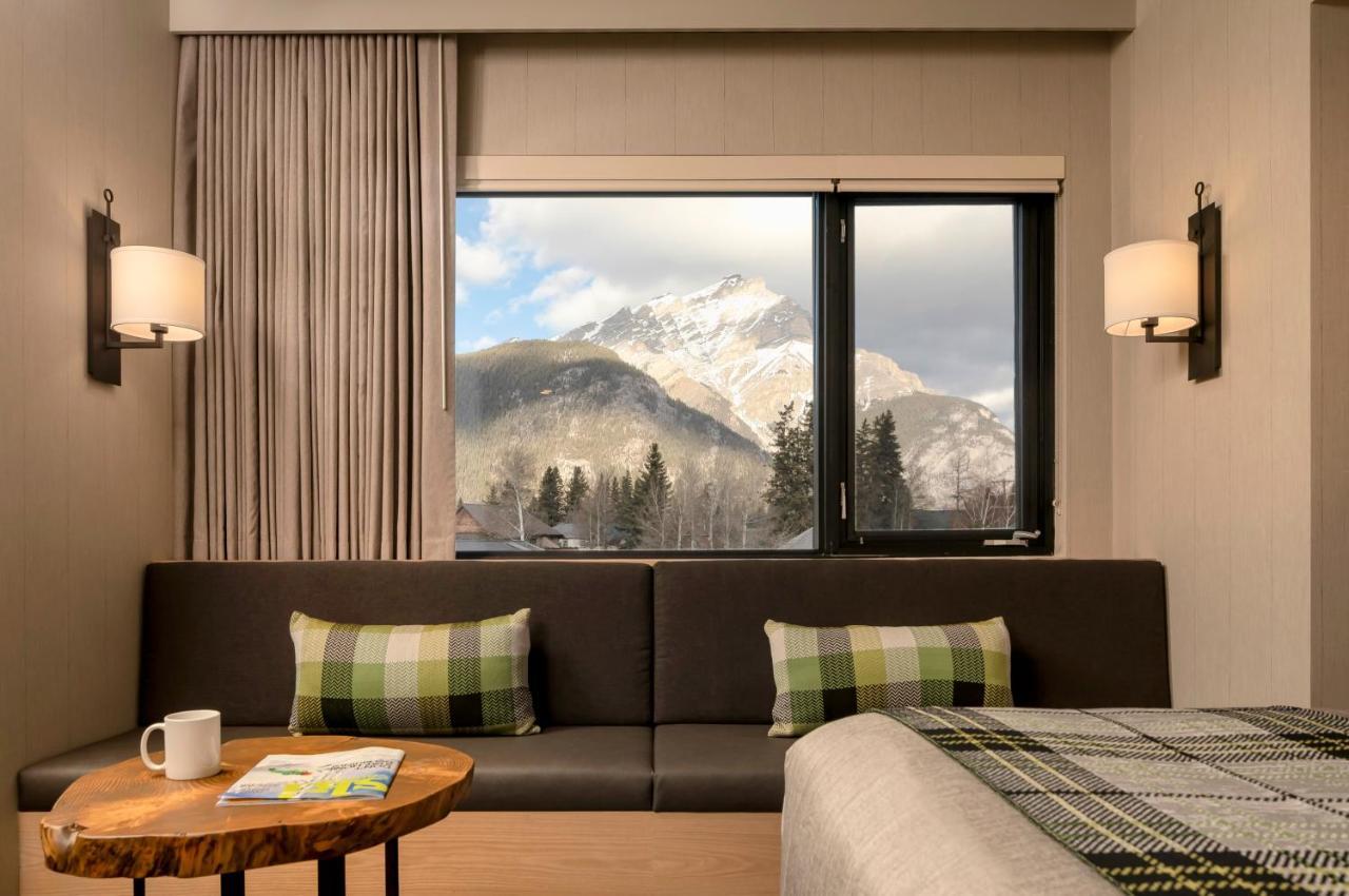 Peaks Hotel And Suites Банф Экстерьер фото