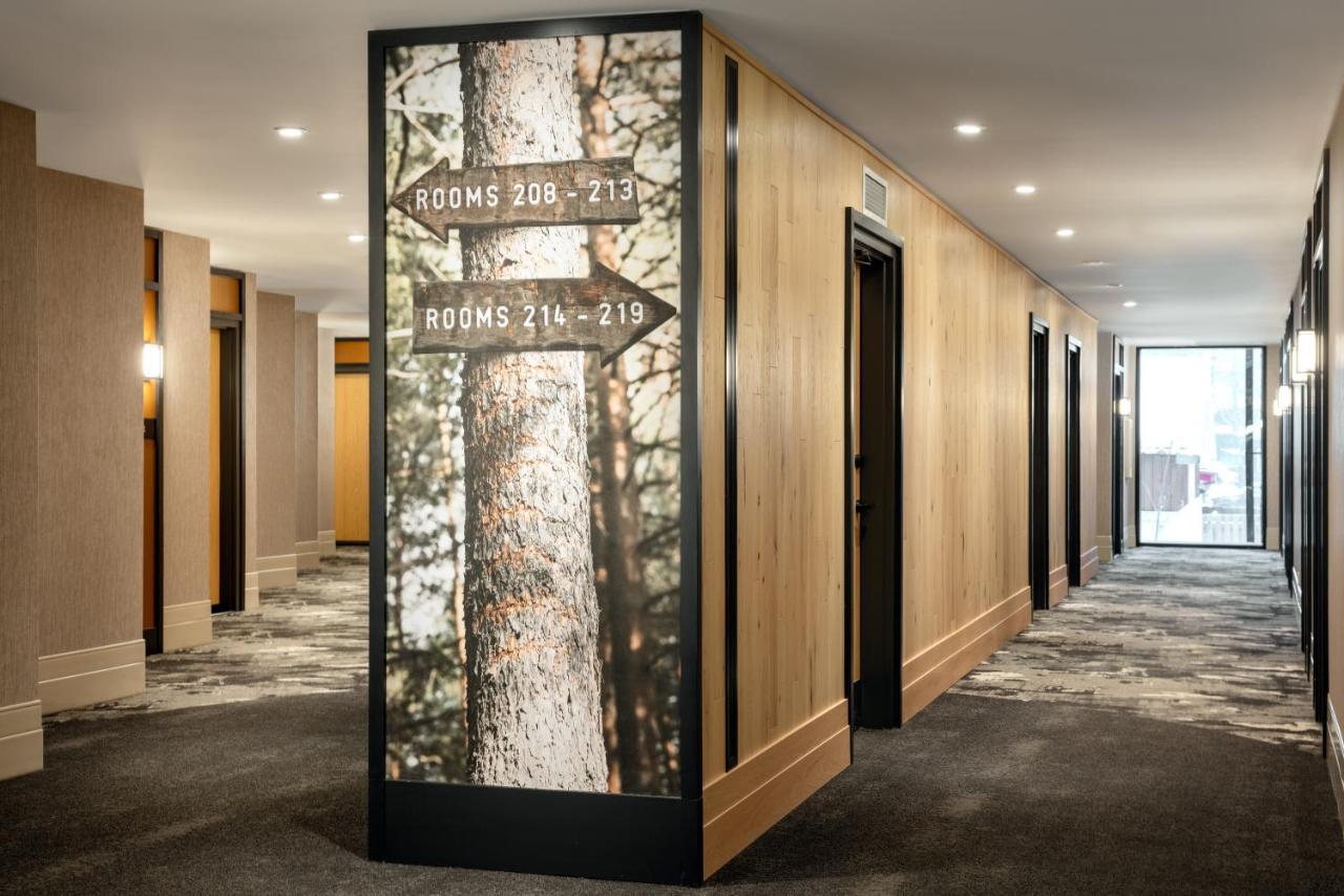 Peaks Hotel And Suites Банф Экстерьер фото