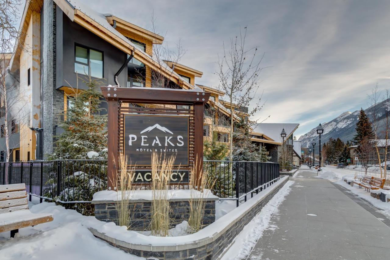 Peaks Hotel And Suites Банф Экстерьер фото
