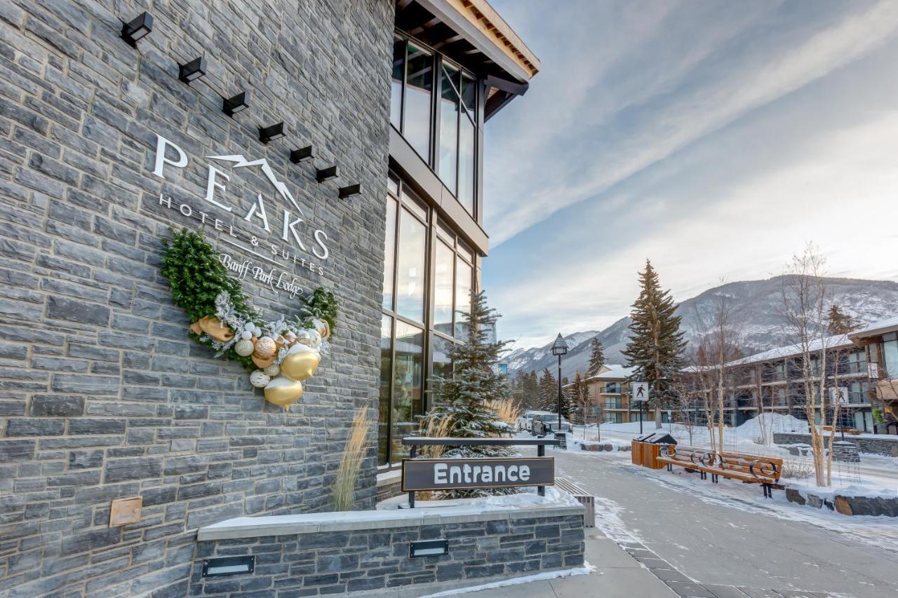 Peaks Hotel And Suites Банф Экстерьер фото