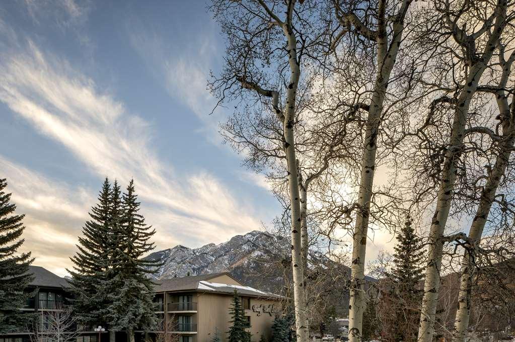 Peaks Hotel And Suites Банф Номер фото